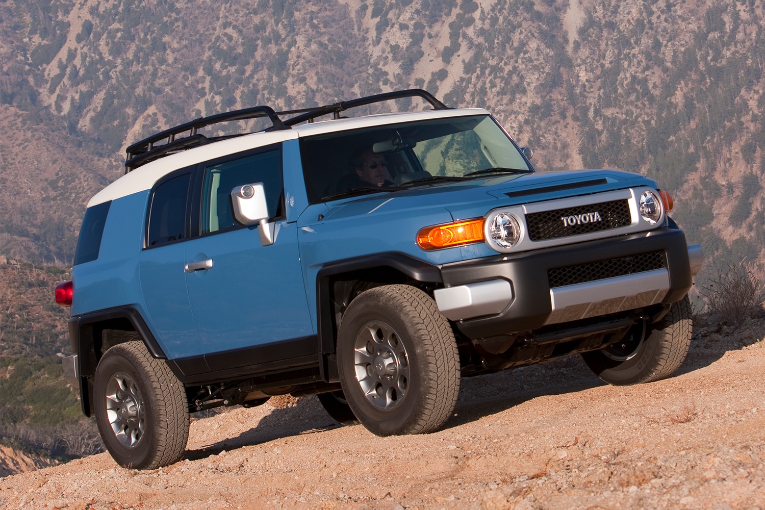 TOYOTA FJ CRUISER A/T DESERT ADVENTURE ▶ Impuesto Vehicular ≫