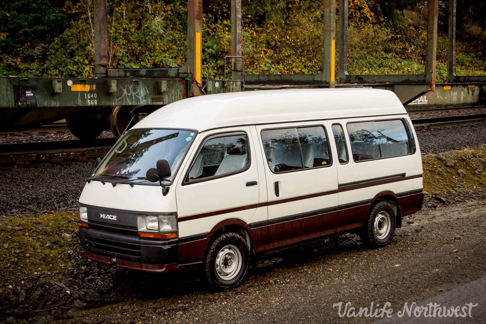TOYOTA HIACE COMMUTER HIGHROOF AC ▶ Impuesto Vehicular ≫