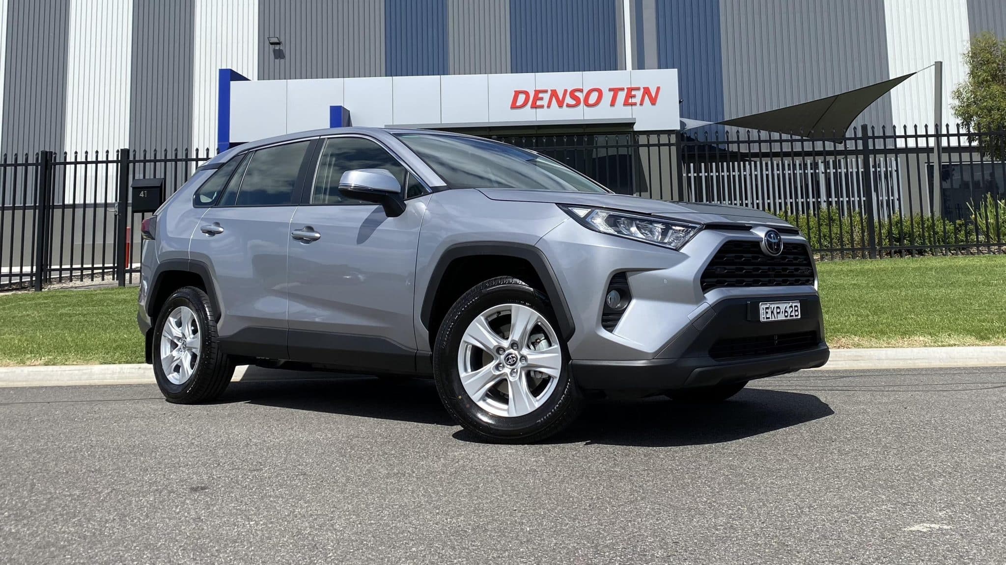 TOYOTA RAV 4 GX ADV 4X2 2.4 AUT. ▶ Impuesto Vehicular ≫