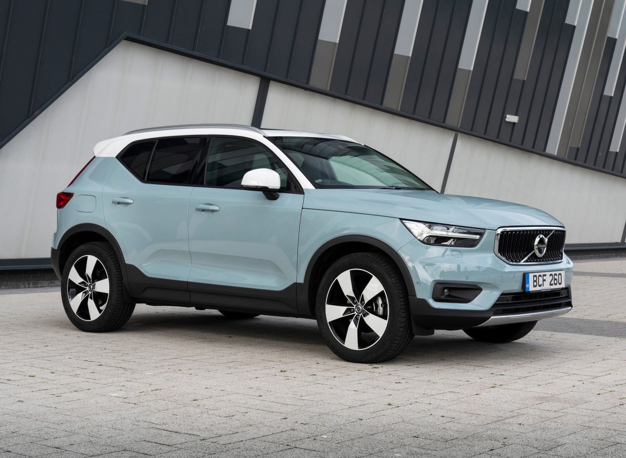 VOLVO XC40 B5 AWD R-DESIGN ▶ Impuesto Vehicular ≫